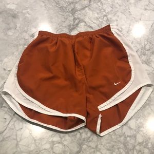 Nike tempo size MEDIUM